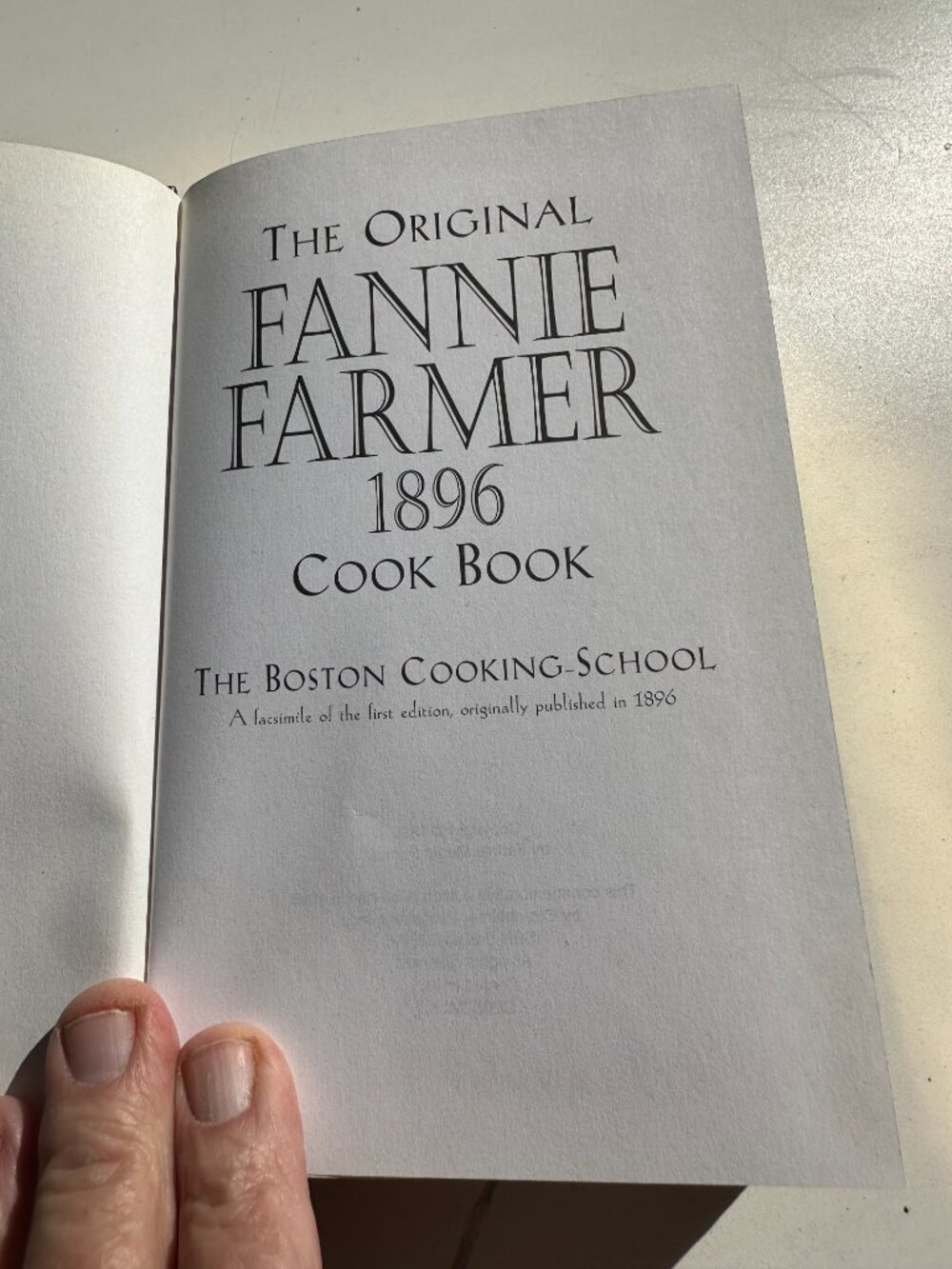B305 FANNIE FARMER 1896 COOKBOOK VINTAGE COPY WRIGHT 1998 Commemorative Ed. - Picture 2 of 9